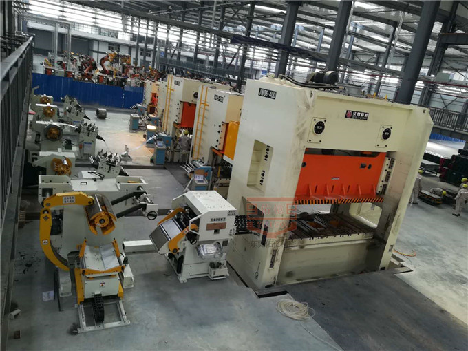 600厚板NC、二合一整平機(jī)配沖床生產(chǎn)線(xiàn)