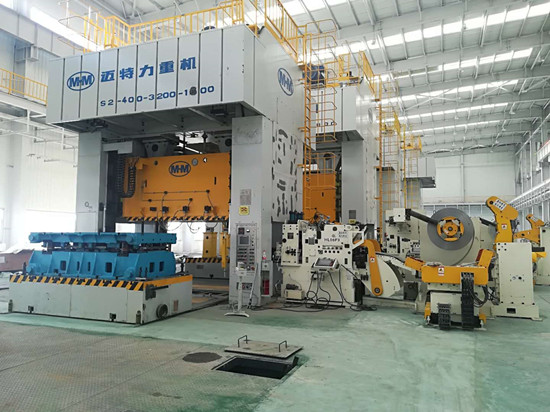 使用沖床三合一送料機(jī)生產(chǎn)前需要做好哪些準(zhǔn)備？